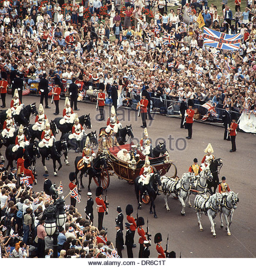 wedding-of-prince-charles-and-lady-diana-spencer-29-july-1981-dr6c1t.jpg
