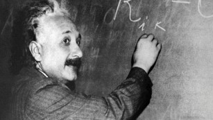 111104154239-albert-einstein-medium-plus-169.jpg